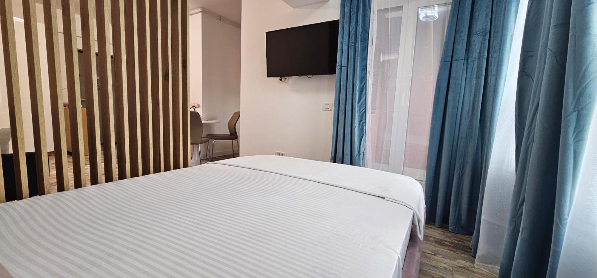 89 Lux Fundeni 2 * Bucharest